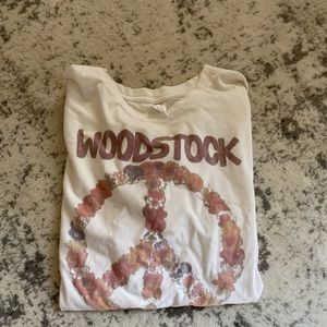 Woodstock tee 🌸